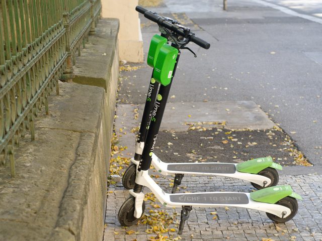 E-scooters. Image credit: https://pixabay.com/photos/ecology-city-scooter-green-eco-3741063/